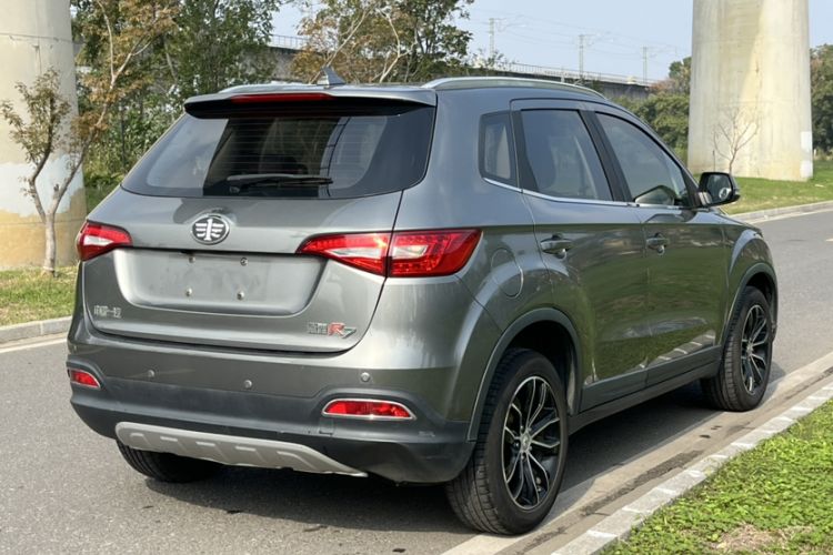 Used FAW Senya R7 2016 1.6L Manual Luxury Model Exterior 3
