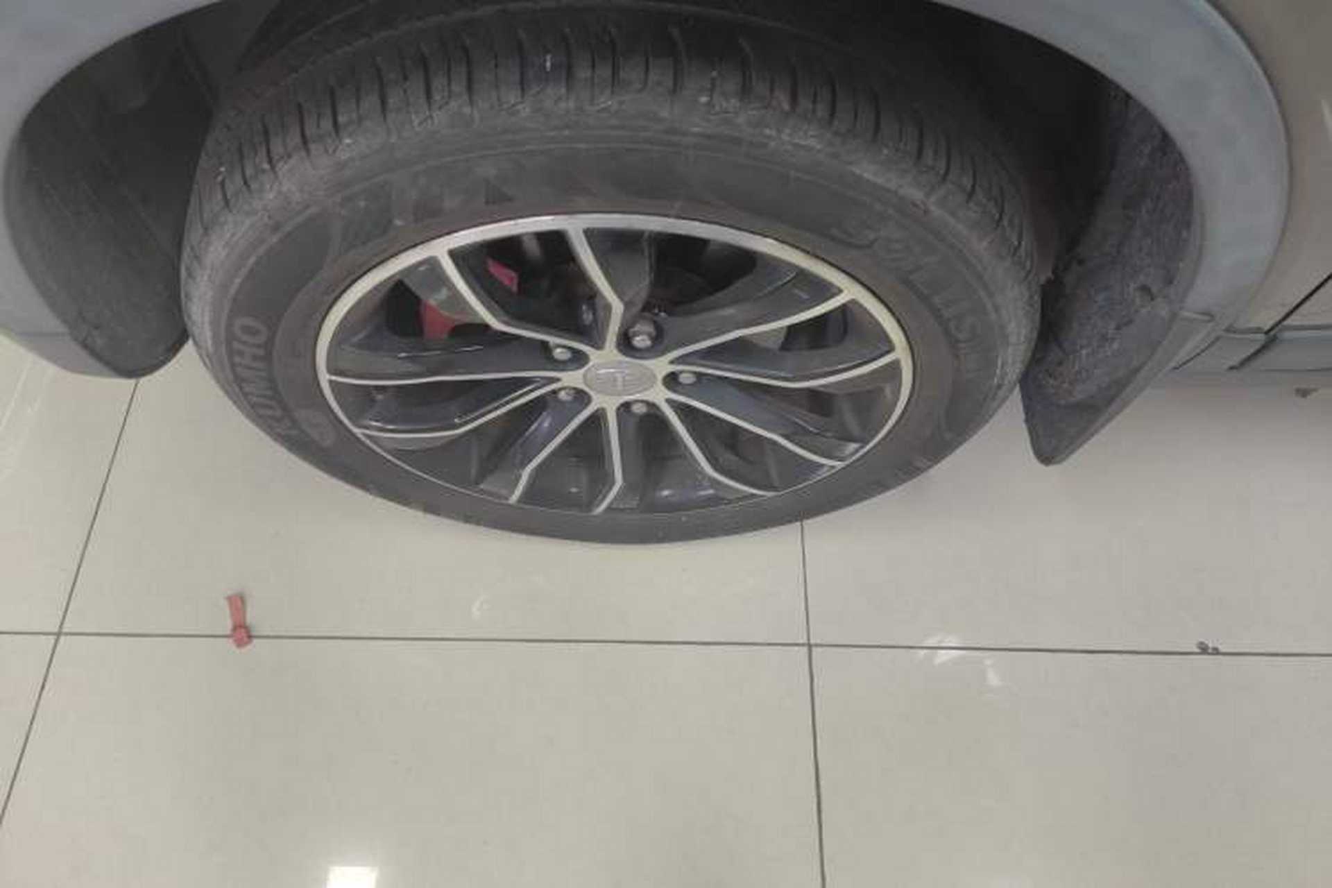 Used FAW Senya R7 2016 1.6L Manual Luxury Model Exterior 7