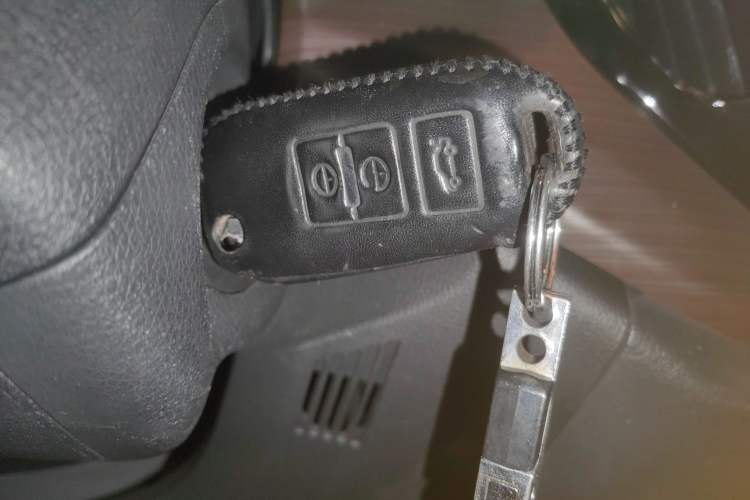 Used FAW Senya R7 2016 1.6L Manual Luxury Model Interior 1