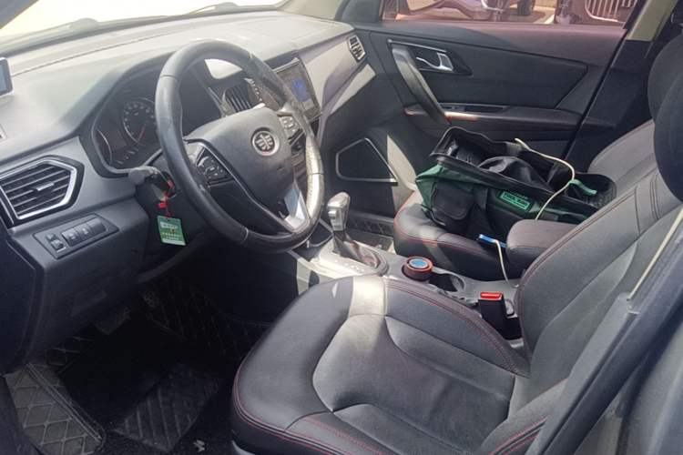 Used FAW Senya R7 2016 1.6L Automatic Luxury Model Left Front Seat