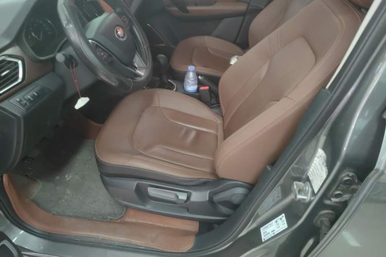 Used FAW Senya R7 2016 1.6L Manual Luxury Model Left Front Seat