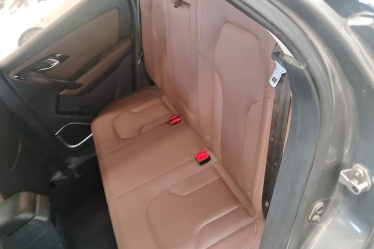Used FAW Senya R7 2016 1.6L Manual Luxury Model Left Rear Seat