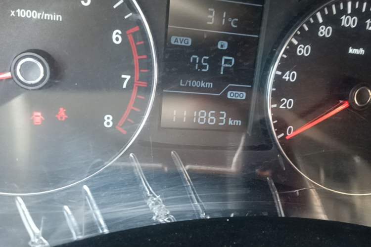 Used FAW Senya R7 2016 1.6L Automatic Luxury Model Odometer Close Up