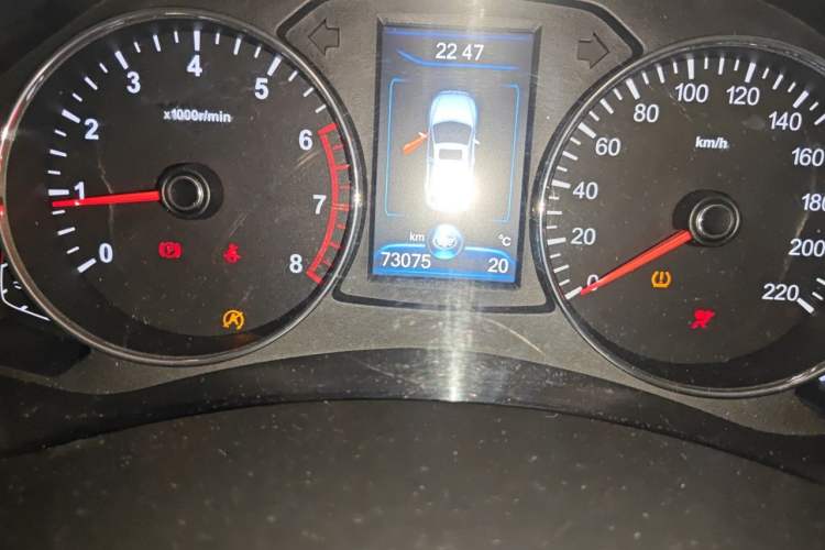 Used FAW Senya R7 2016 1.6L Manual Luxury Version Odometer Close Up
