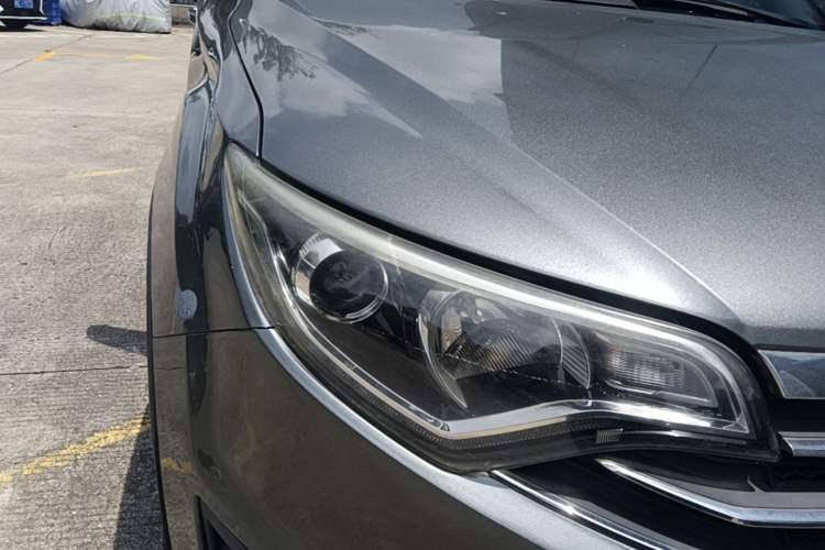 Used FAW Senya R7 2016 1.6L Automatic Luxury Model Right Front Headlight