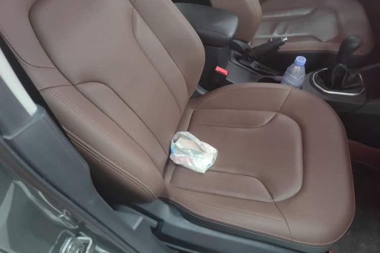 Used FAW Senya R7 2016 1.6L Manual Luxury Model Right Front Seat