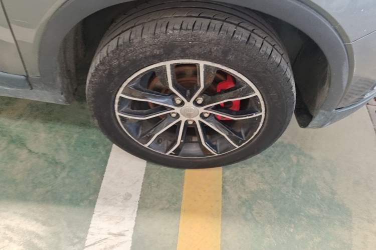 Used FAW Senya R7 2016 1.6L Manual Luxury Model Right Front Wheel Hub