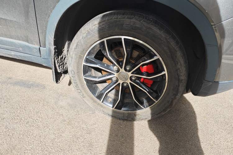 Used FAW Senya R7 2016 1.6L Manual Luxury Model Right Front Wheel Hub
