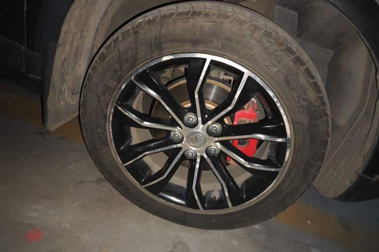 Used FAW Senya R7 2016 1.6L Manual Luxury Version Right Front Wheel Hub