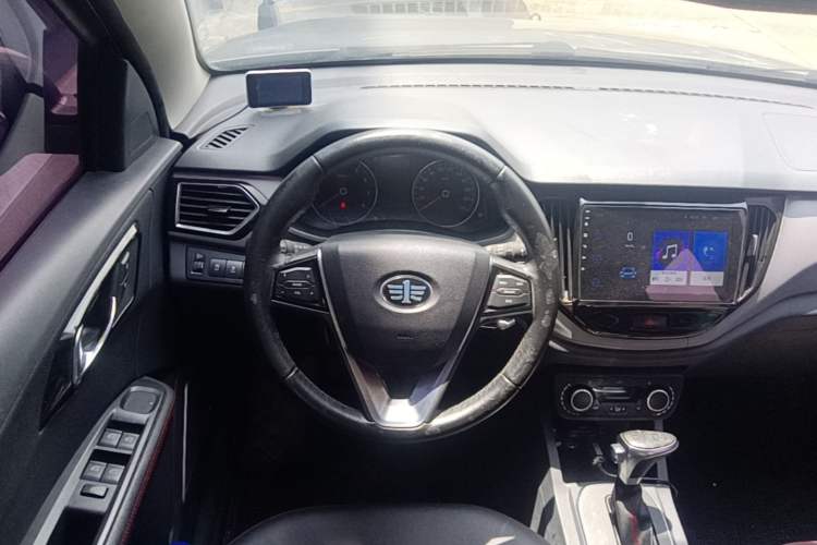 Used FAW Senya R7 2016 1.6L Automatic Luxury Model Steering Wheel