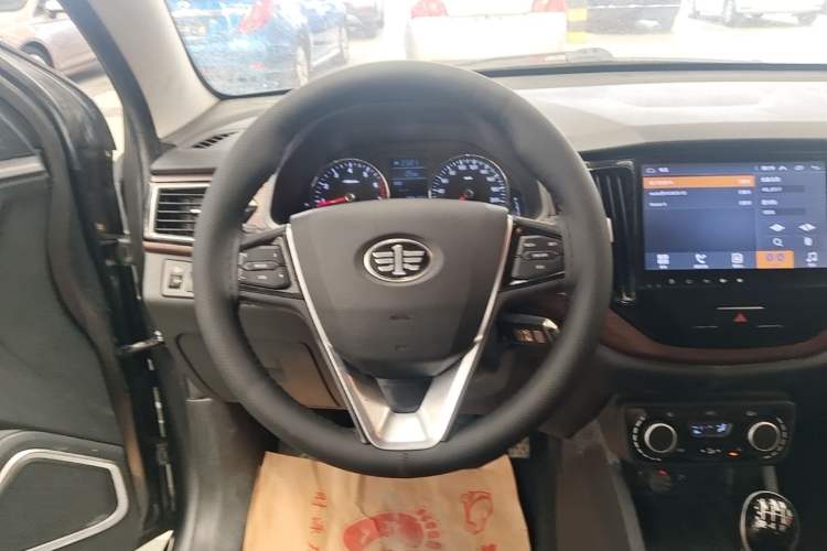 Used FAW Senya R7 2016 1.6L Manual Luxury Model Steering Wheel