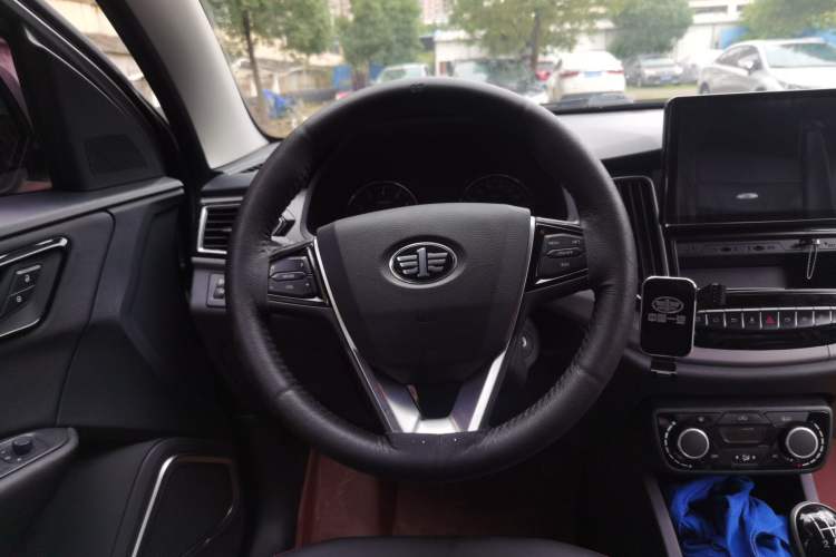 Used FAW Senya R7 2016 1.6L Manual Smart Version Steering Wheel
