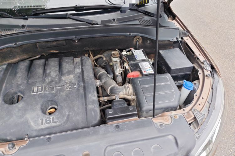 Used FAW Senya R7 2016 1.6L Manual Luxury Model Engine Bay Left