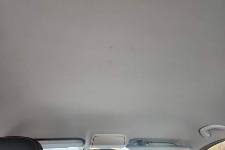 Used FAW Senya R7 2016 1.6L Automatic Luxury Model Headliner