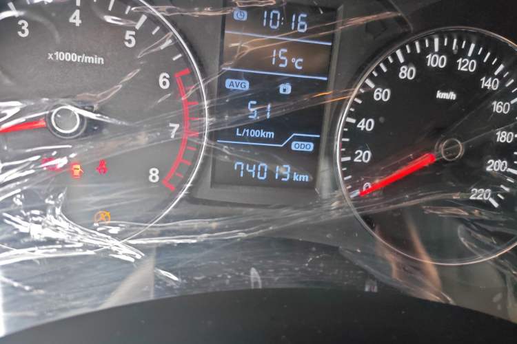 Used FAW Senya R7 2016 1.6L Manual Luxury Model Odometer Close Up