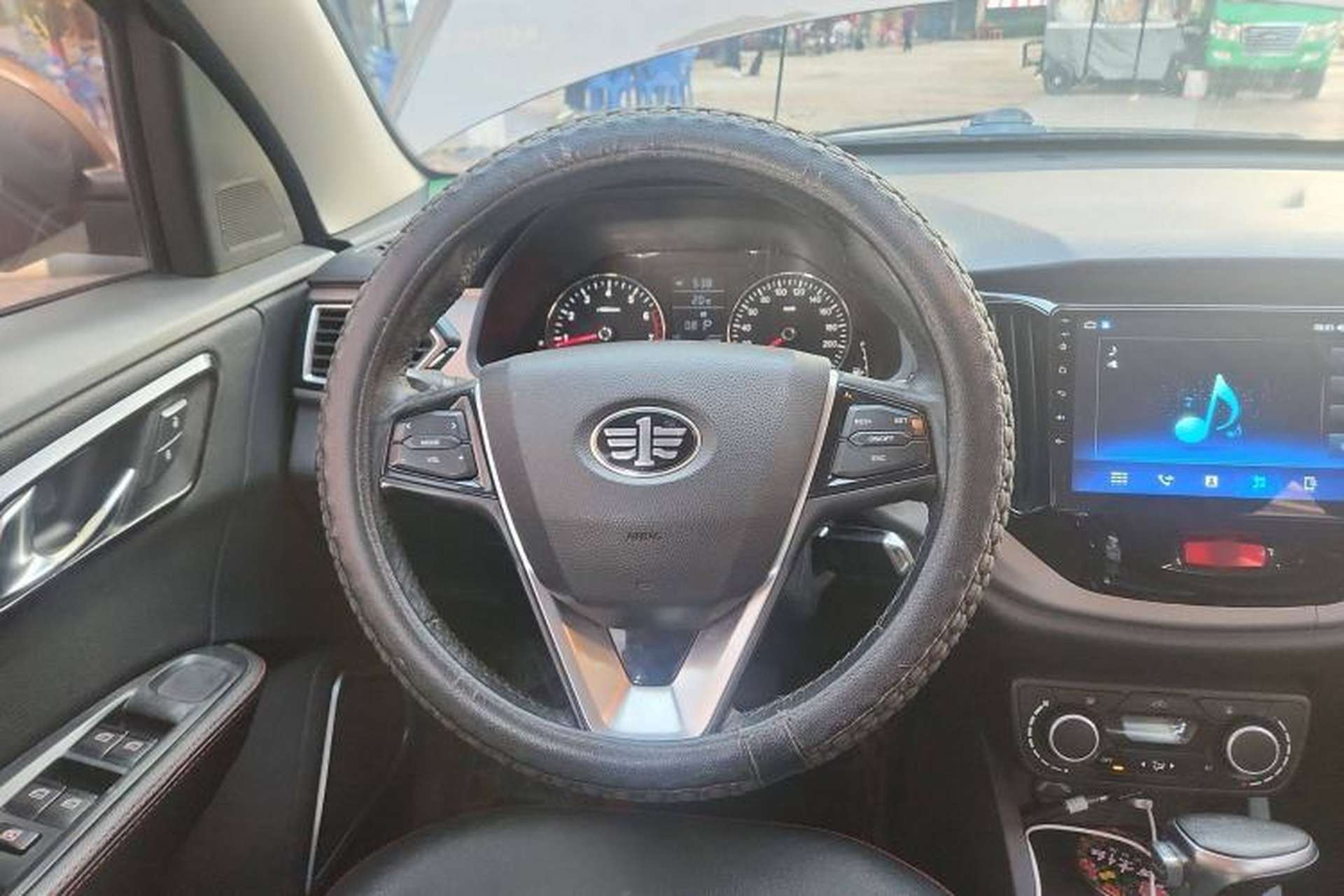 Used FAW Senya R7 2016 1.6L Automatic Luxury Model Steering Wheel