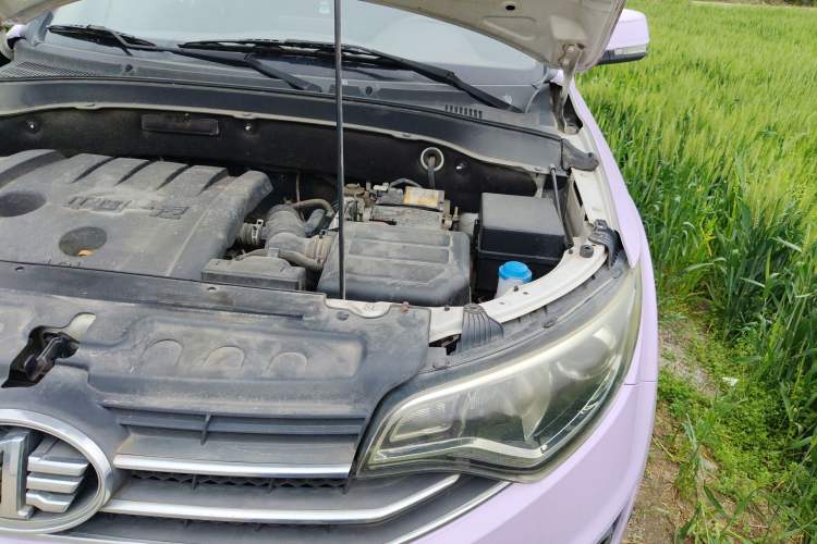 Used FAW Senya R7 2016 1.6L Manual Smart Version Engine Bay Left