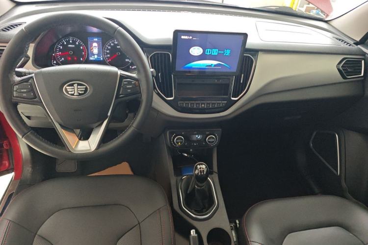 Used FAW Senya R7 2016 1.6L Manual Luxury Version Center Console