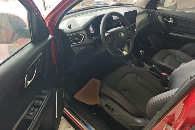 Used FAW Senya R7 2016 1.6L Manual Luxury Version Driver Seat