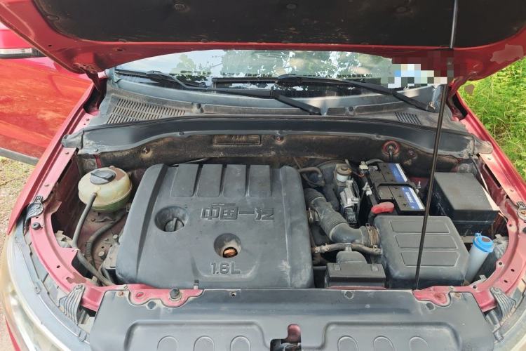 Used FAW Senya R7 2016 1.6L Manual Luxury Model Engine Bay