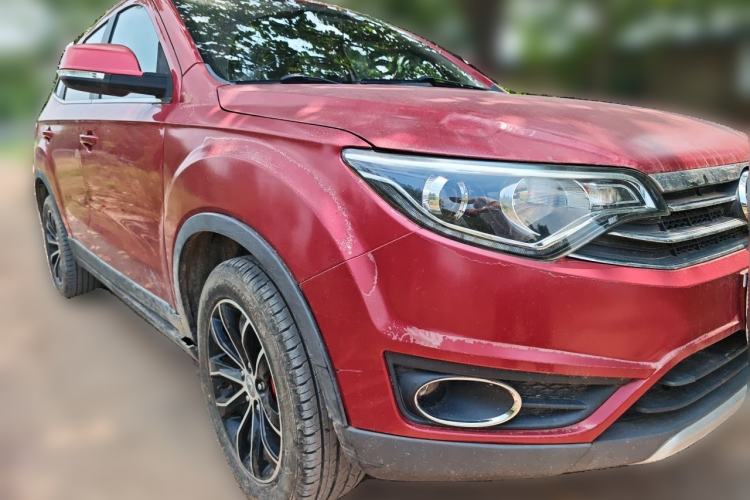 Used FAW Senya R7 2016 1.6L Manual Luxury Model Front Right 45 Deg