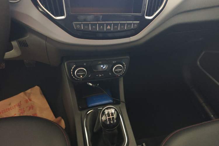 Used FAW Senya R7 2016 1.6L Manual Luxury Version Gear Lever