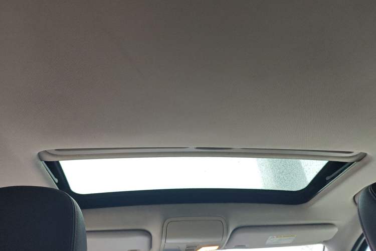 Used FAW Senya R7 2016 1.6L Manual Luxury Version Headliner
