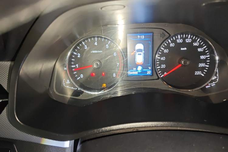 Used FAW Senya R7 2016 1.6L Manual Luxury Model Odometer Close Up