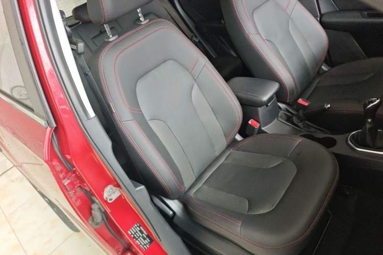 Used FAW Senya R7 2016 1.6L Manual Luxury Version Right Front Seat