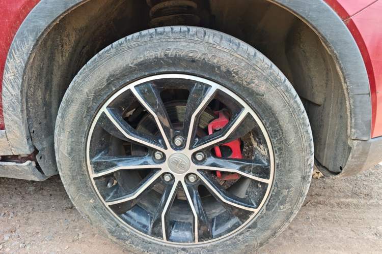 Used FAW Senya R7 2016 1.6L Manual Luxury Model Right Front Wheel Hub