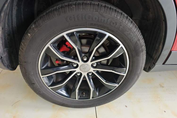 Used FAW Senya R7 2016 1.6L Manual Luxury Version Right Rear Wheel Hub