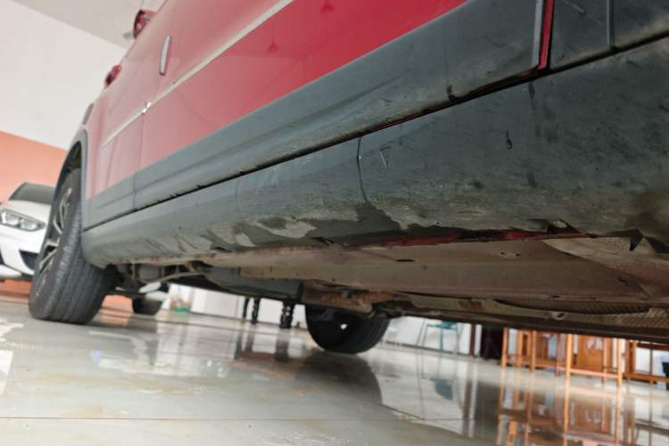 Used FAW Senya R7 2016 1.6L Manual Luxury Version Right Side Sill