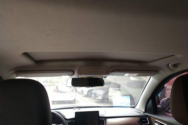 Used FAW Senya R7 2016 1.6L Manual Luxury Version Headliner