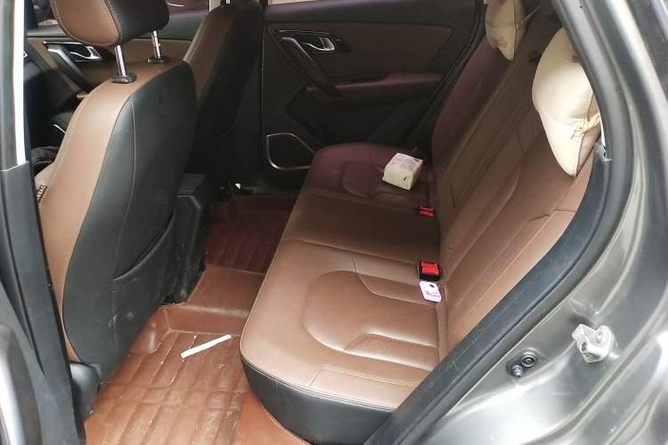 Used FAW Senya R7 2016 1.6L Manual Luxury Version Left Rear Seat