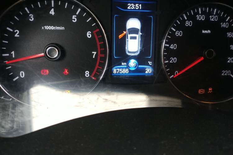 Used FAW Senya R7 2016 1.6L Manual Luxury Version Odometer Close Up