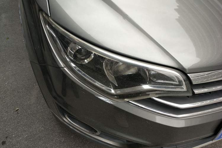 Used FAW Senya R7 2016 1.6L Manual Luxury Version Right Front Headlight