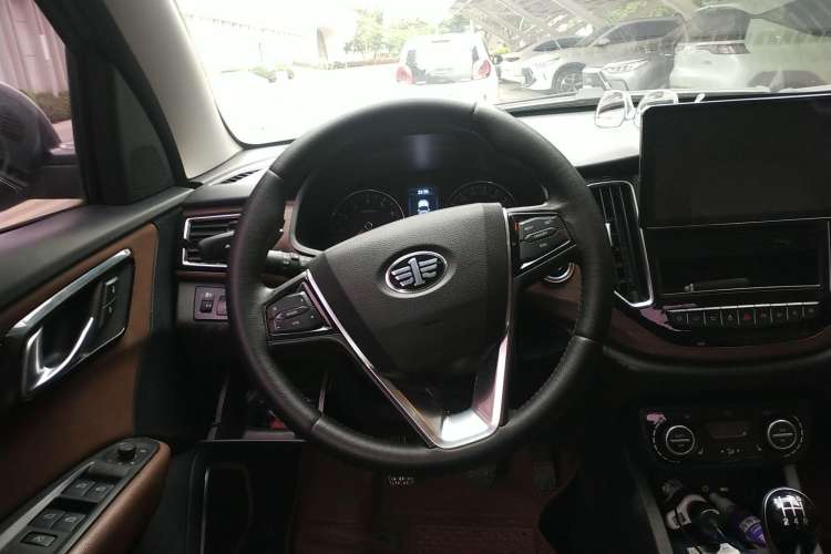 Used FAW Senya R7 2016 1.6L Manual Luxury Version Steering Wheel