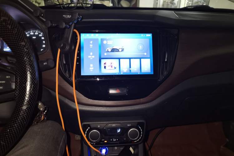 Used FAW Senya R7 2016 1.6L Manual Smart Version Audio And AC Panel