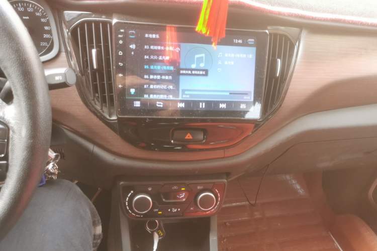 Used FAW Senya R7 2016 1.6L Manual Luxury Model Audio And AC Panel