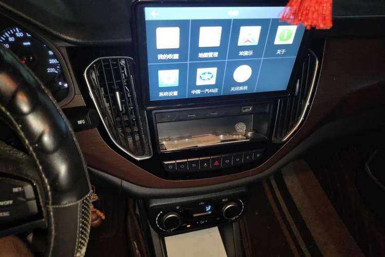 Used FAW Senya R7 2016 1.6L Manual Smart Version Audio And AC Panel