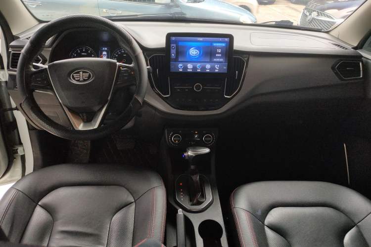 Used FAW Senya R7 2016 1.6L Automatic Smart Version Center Console