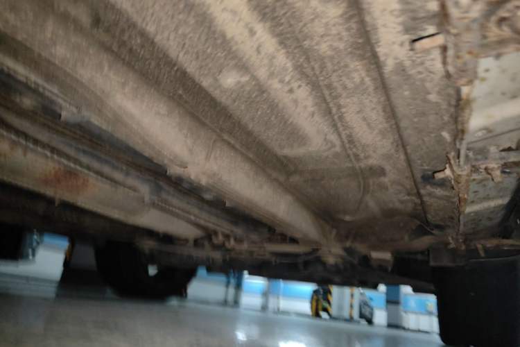Used FAW Senya R7 2016 1.6L Manual Smart Version Chassis Front Right