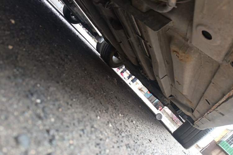 Used FAW Senya R7 2016 1.6L Manual Smart Version Chassis Rear Right