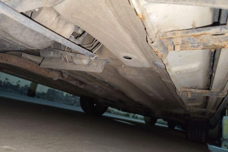 Used FAW Senya R7 2016 1.6L Automatic Luxury Model Chassis Rear Right