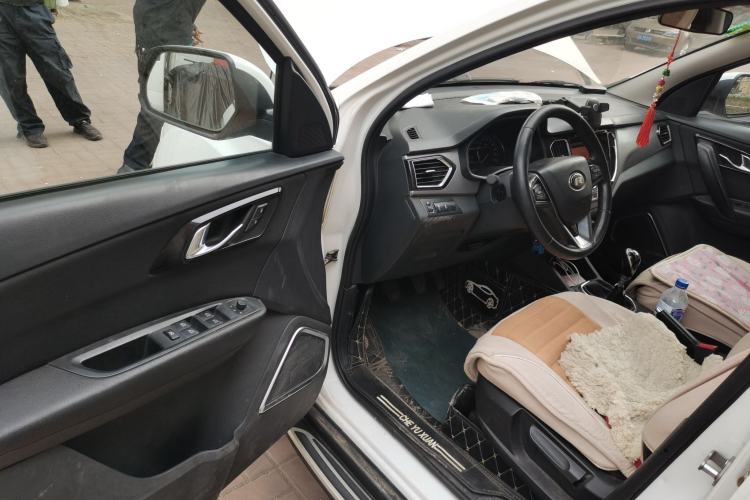 Used FAW Senya R7 2016 1.6L Manual Luxury Model Driver Seat