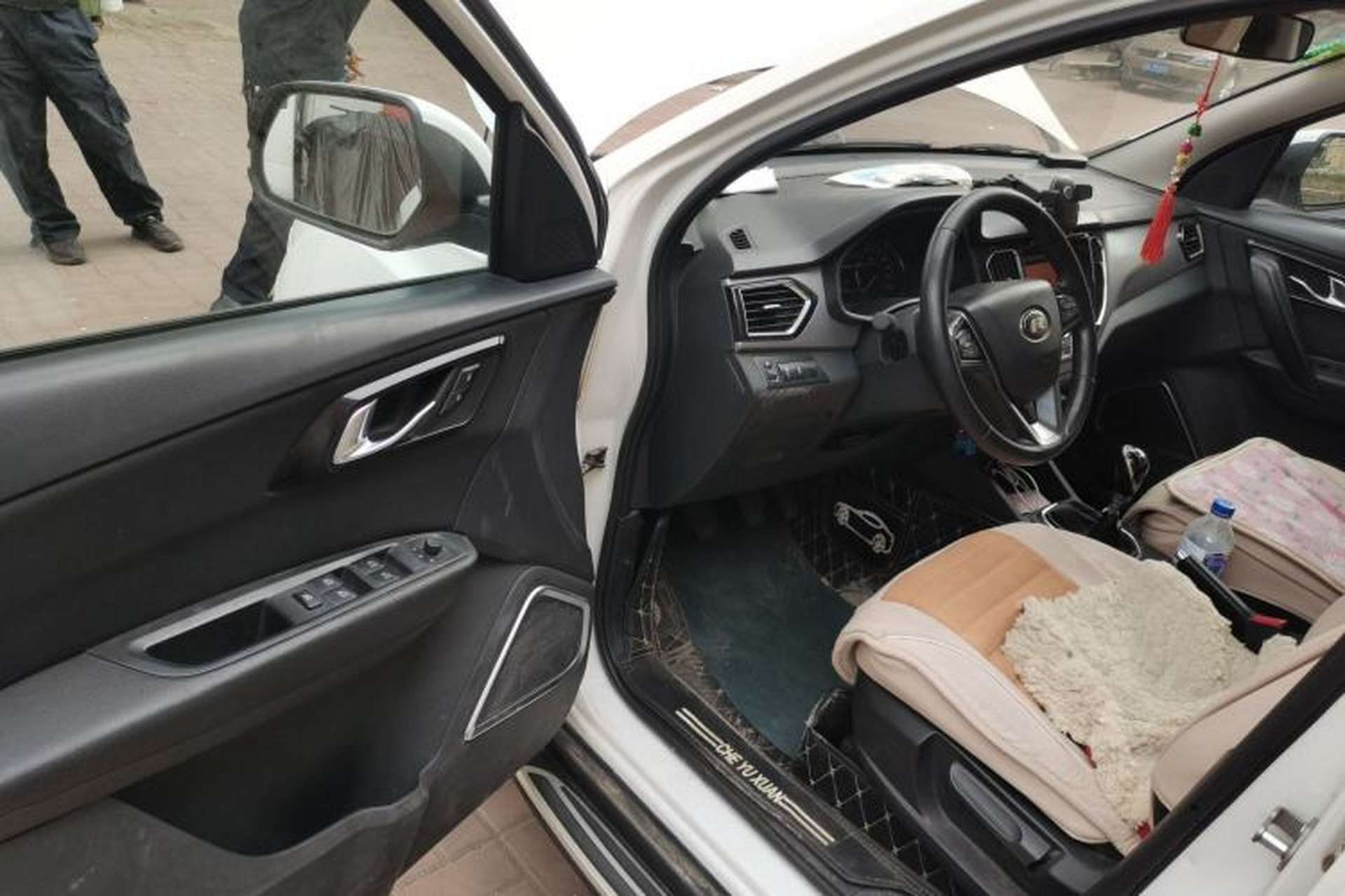 Used FAW Senya R7 2016 1.6L Manual Luxury Model Driver Seat