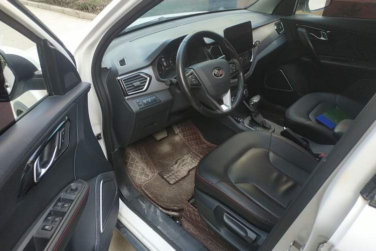Used FAW Senya R7 2016 1.6L Automatic Smart Version Driver Seat