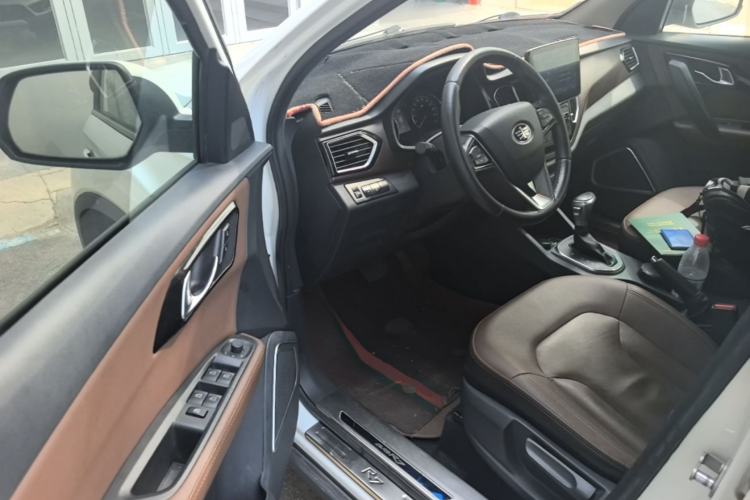 Used FAW Senya R7 2016 1.6L Automatic Smart Version Driver Seat