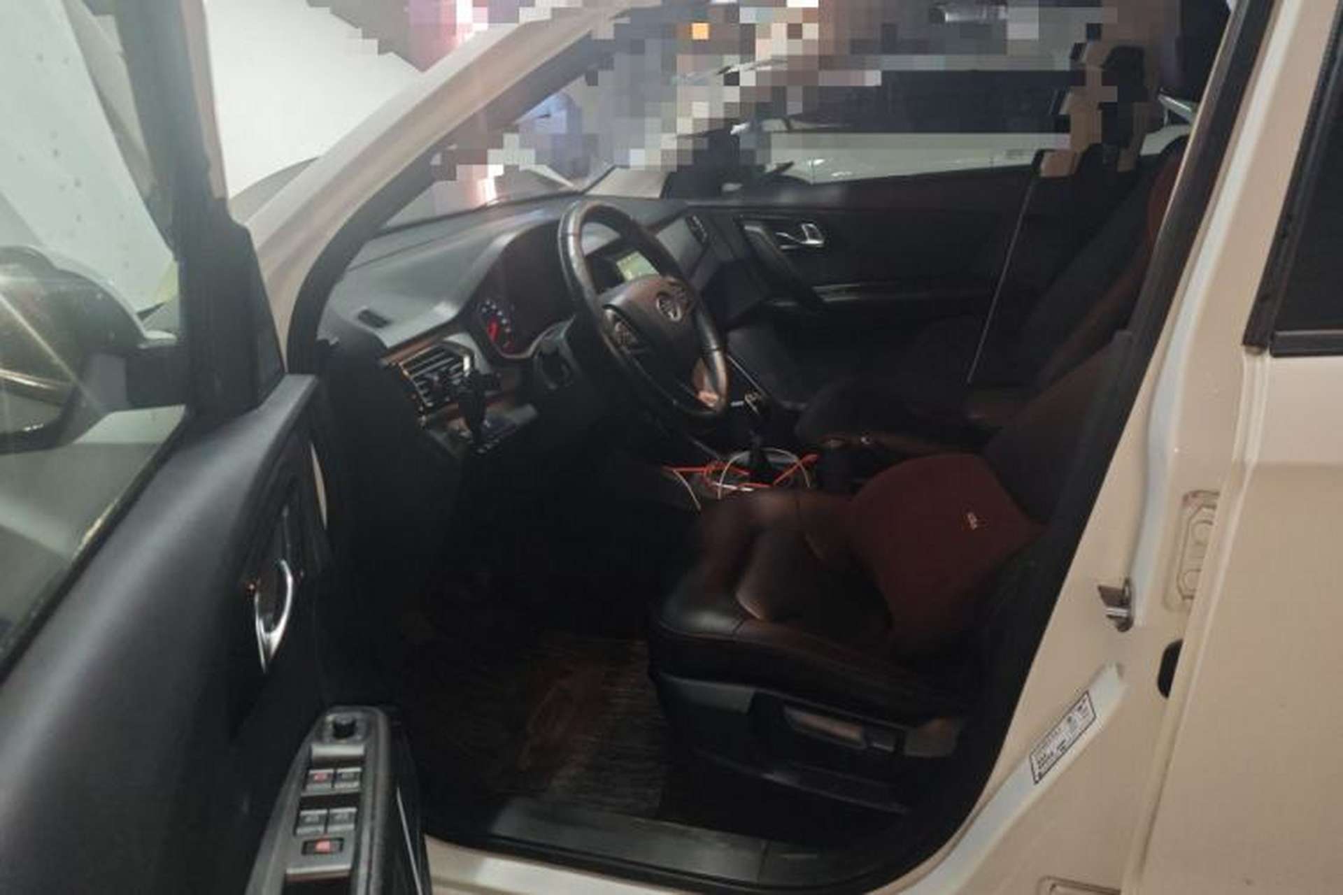 Used FAW Senya R7 2016 1.6L Manual Luxury Model Driver Seat