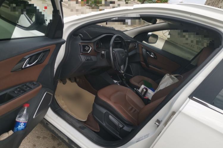 Used FAW Senya R7 2016 1.6L Manual Luxury Model Driver Seat
